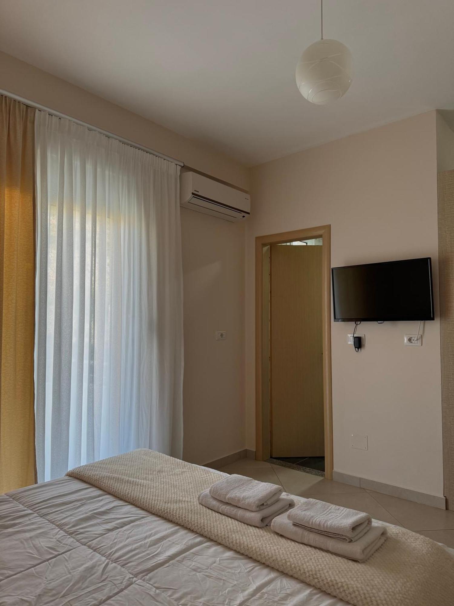 Vila Majola Sarandë Exteriör bild