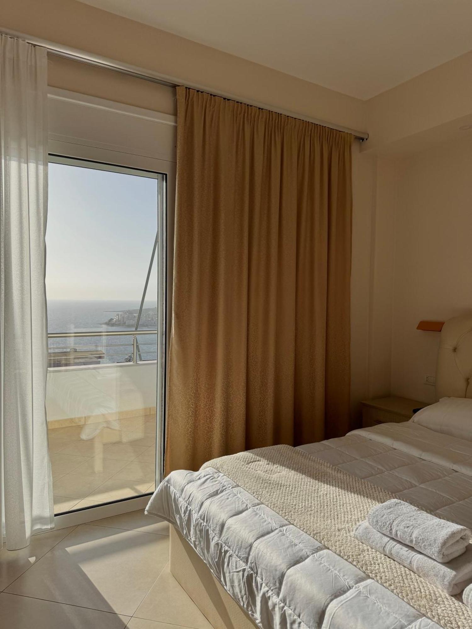 Vila Majola Sarandë Exteriör bild