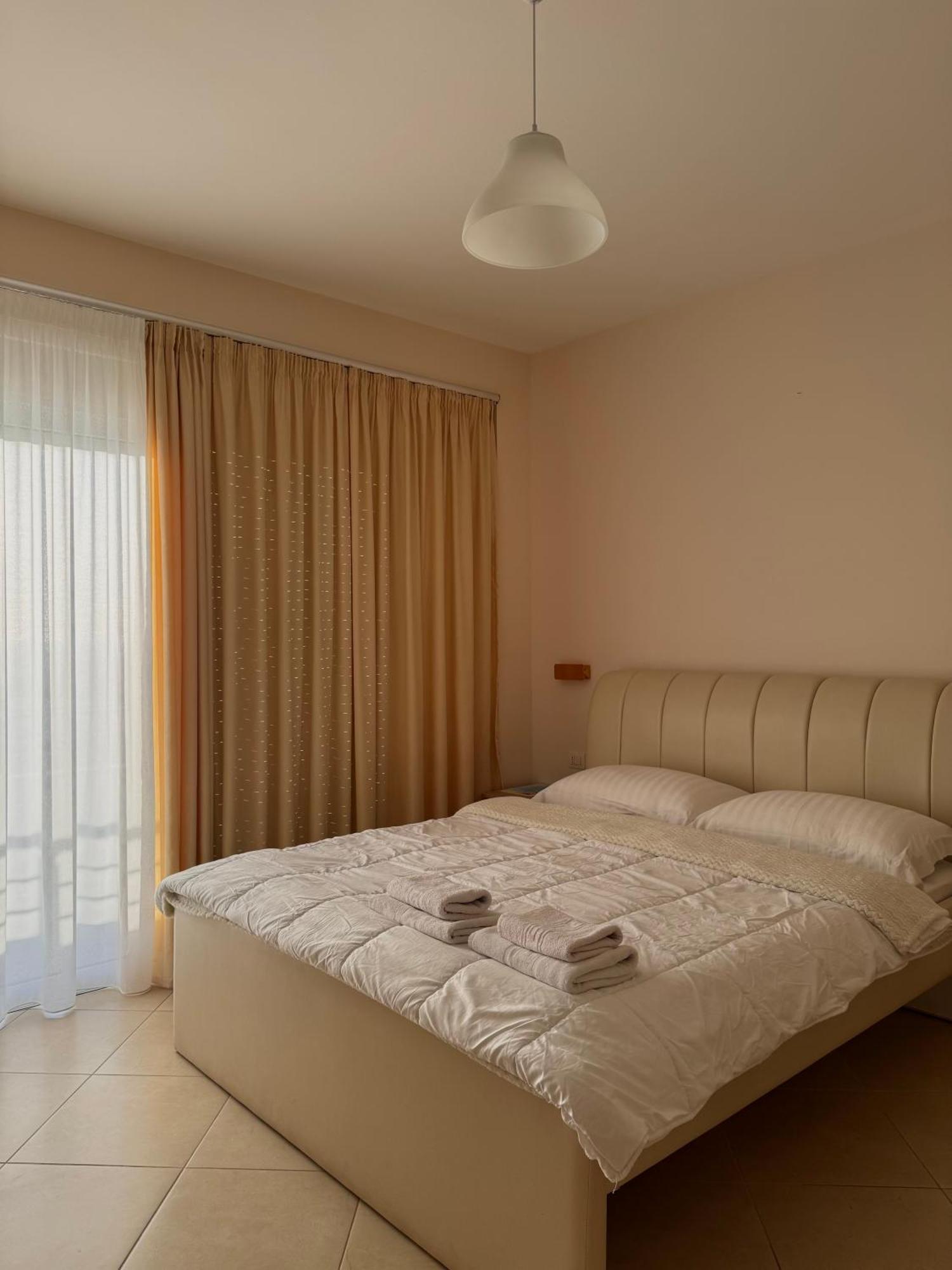 Vila Majola Sarandë Rum bild