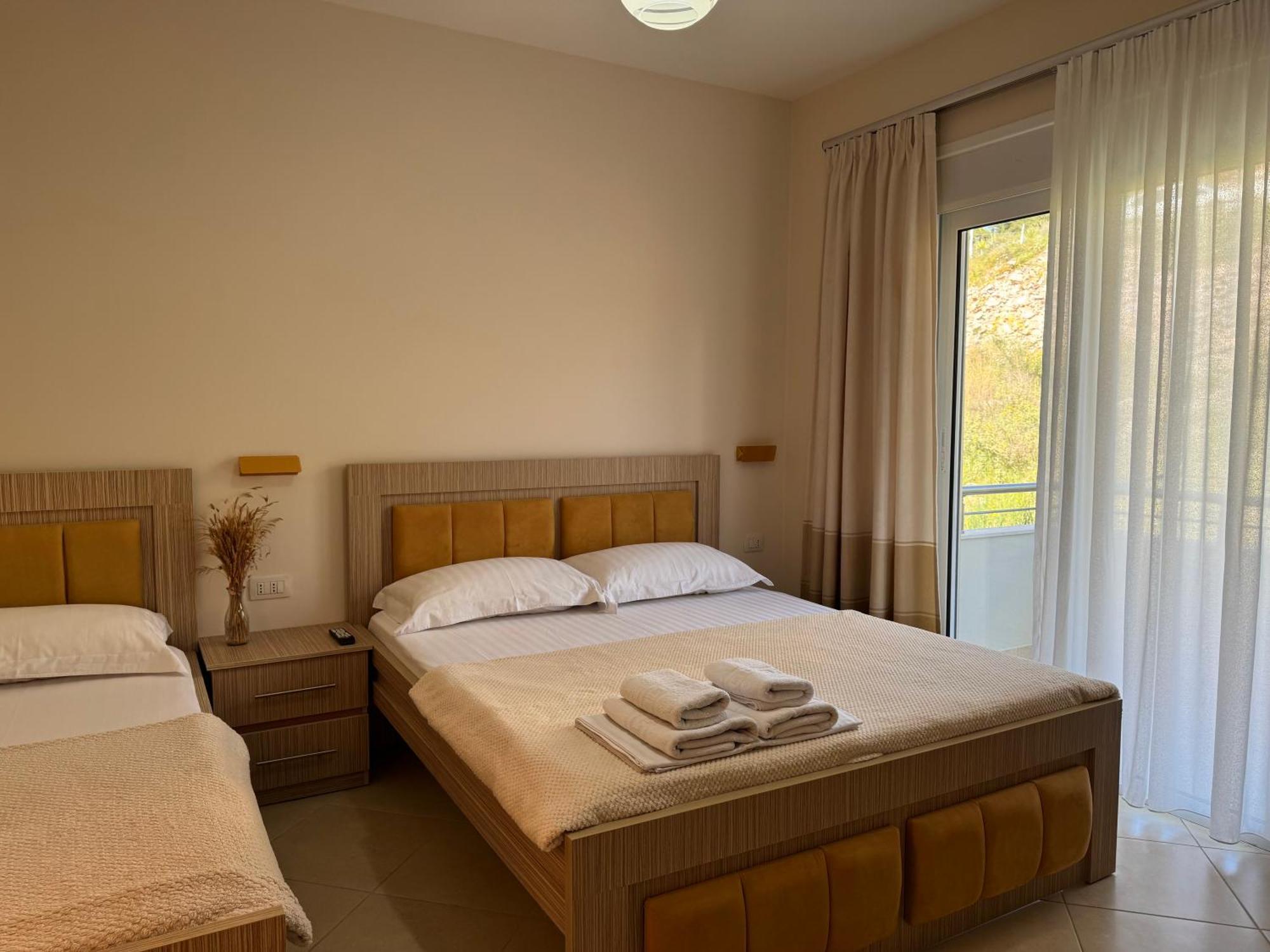 Vila Majola Sarandë Exteriör bild