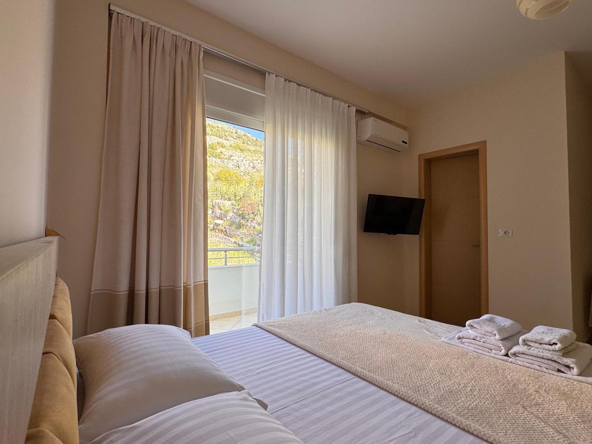 Vila Majola Sarandë Exteriör bild