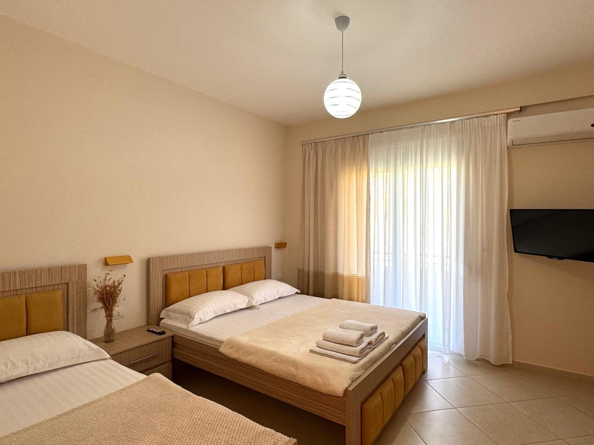 Vila Majola Sarandë Exteriör bild